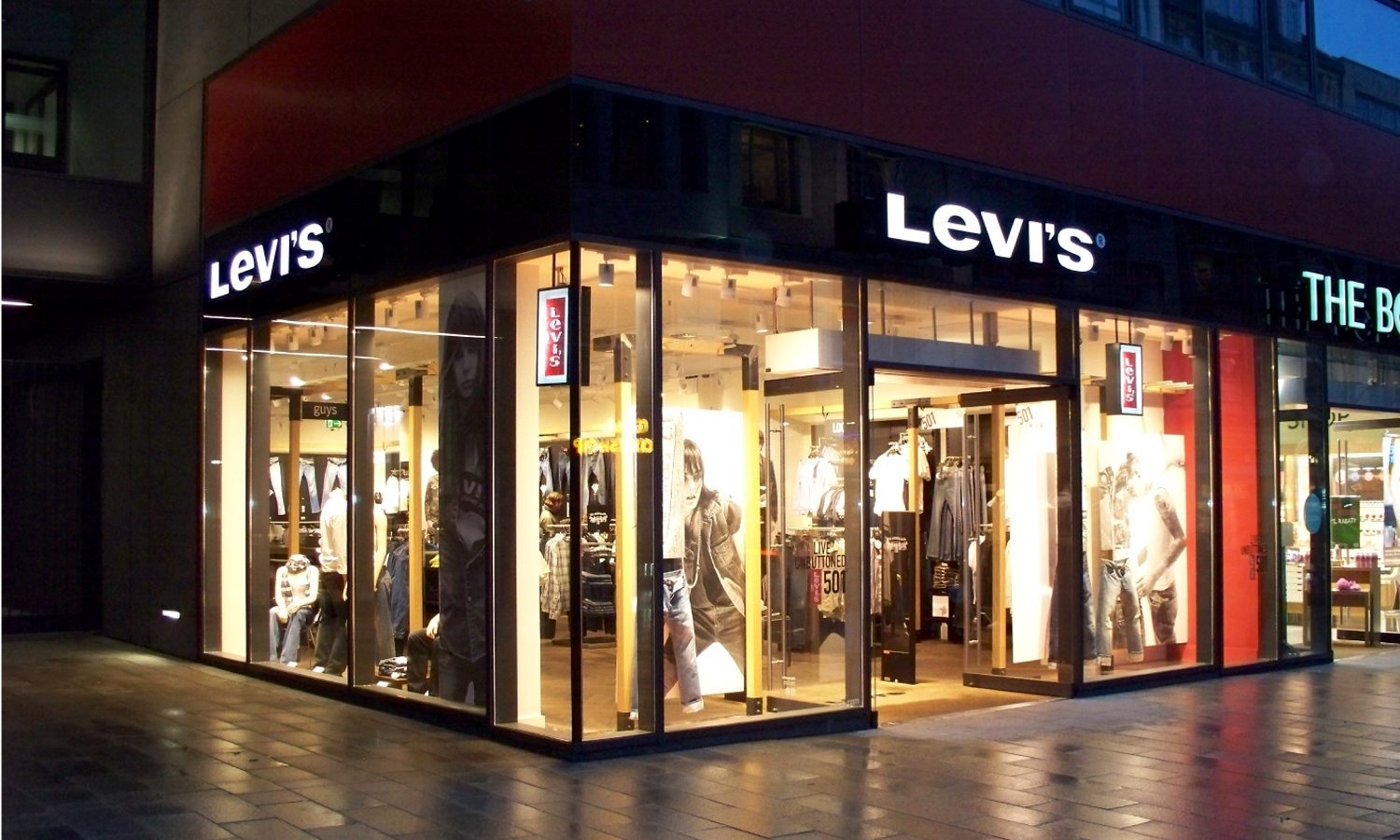 levi trafford centre