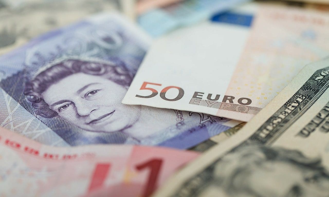 Over 30,000 retailers in ‘significant financial distress’ at end of Q2