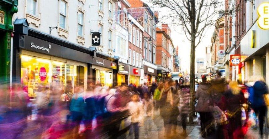 UK footfall jumps 7.2% in April