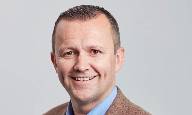 The click-and-collect phenomenon