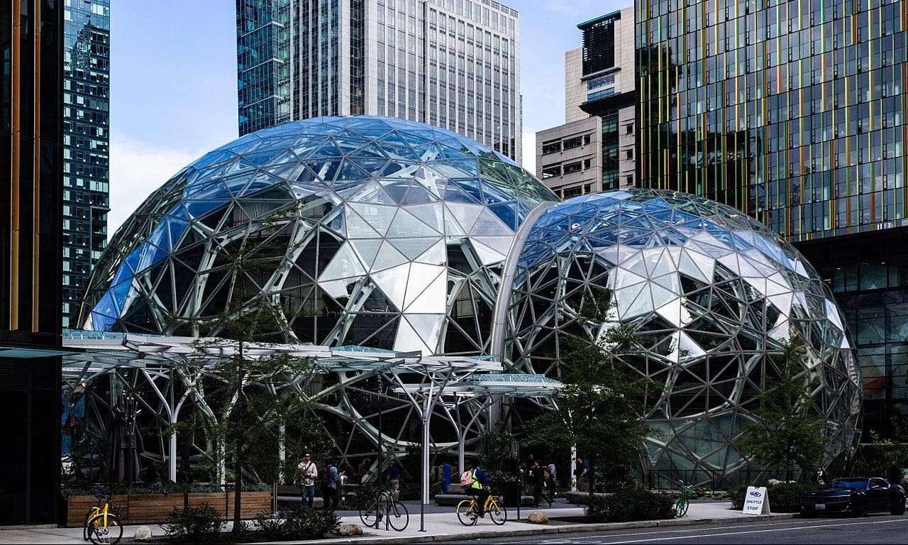 Amazon invests in Deliveroo