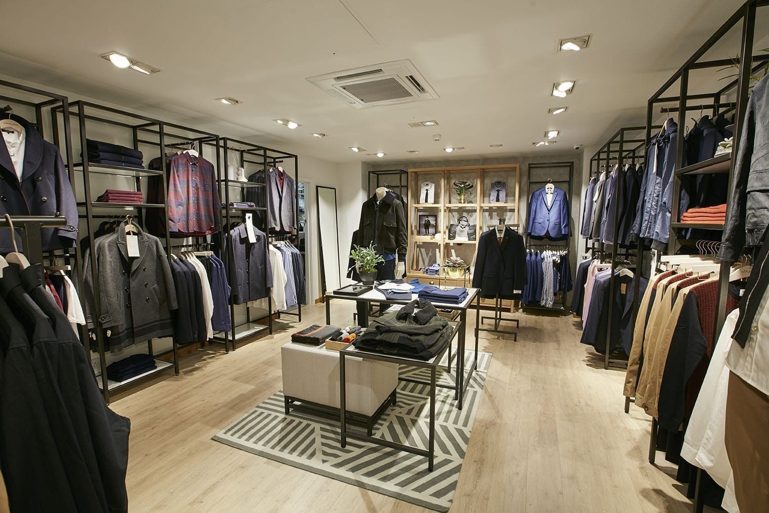 Jaeger and Peacocks fall into administration, 4,700 jobs at risk