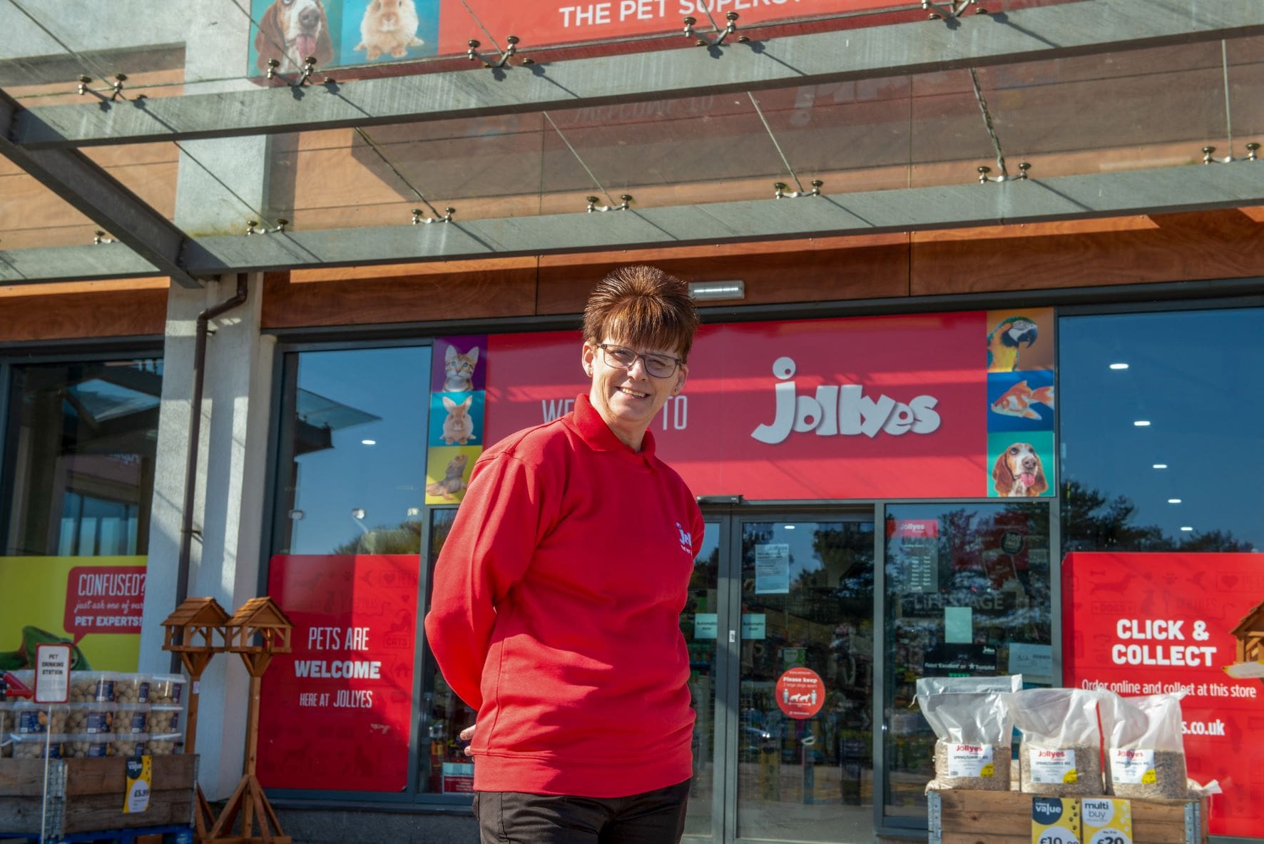 Jollyes unveils manager for new Stirling store amid recruitment drive