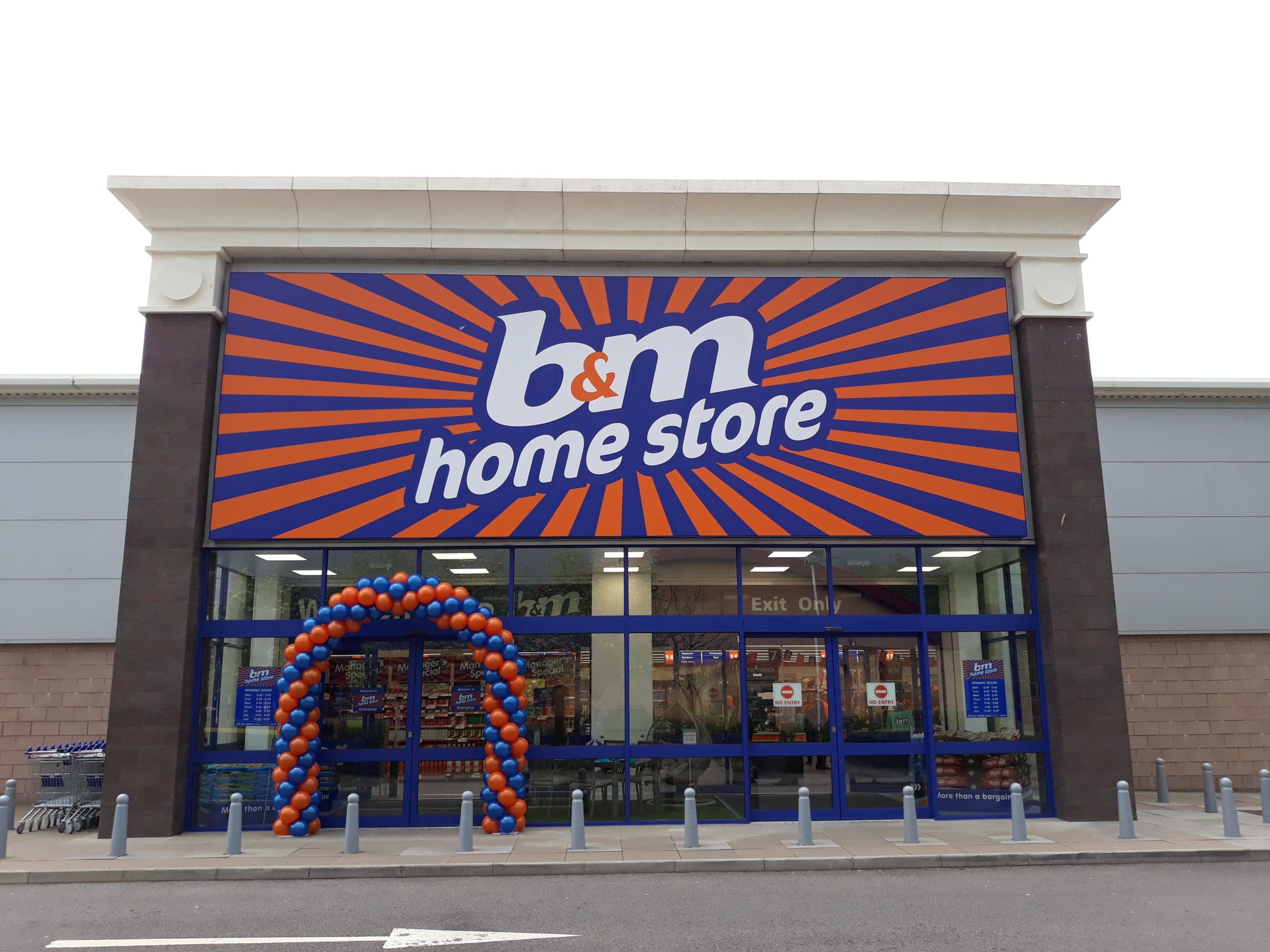 B&M retains profit forecast despite Q1 revenue drop