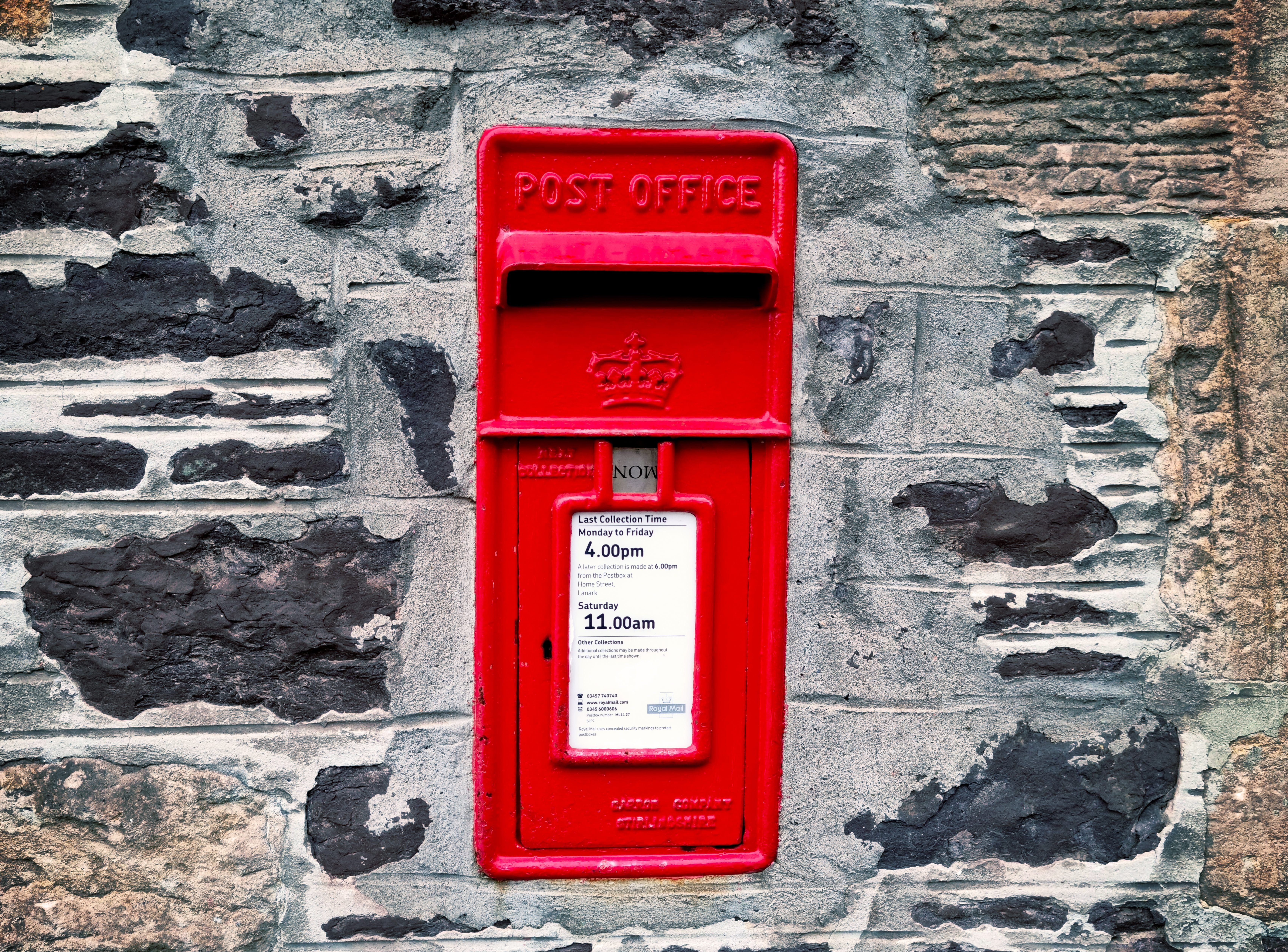 Royal Mail faces FY loss as strikes get green light 
