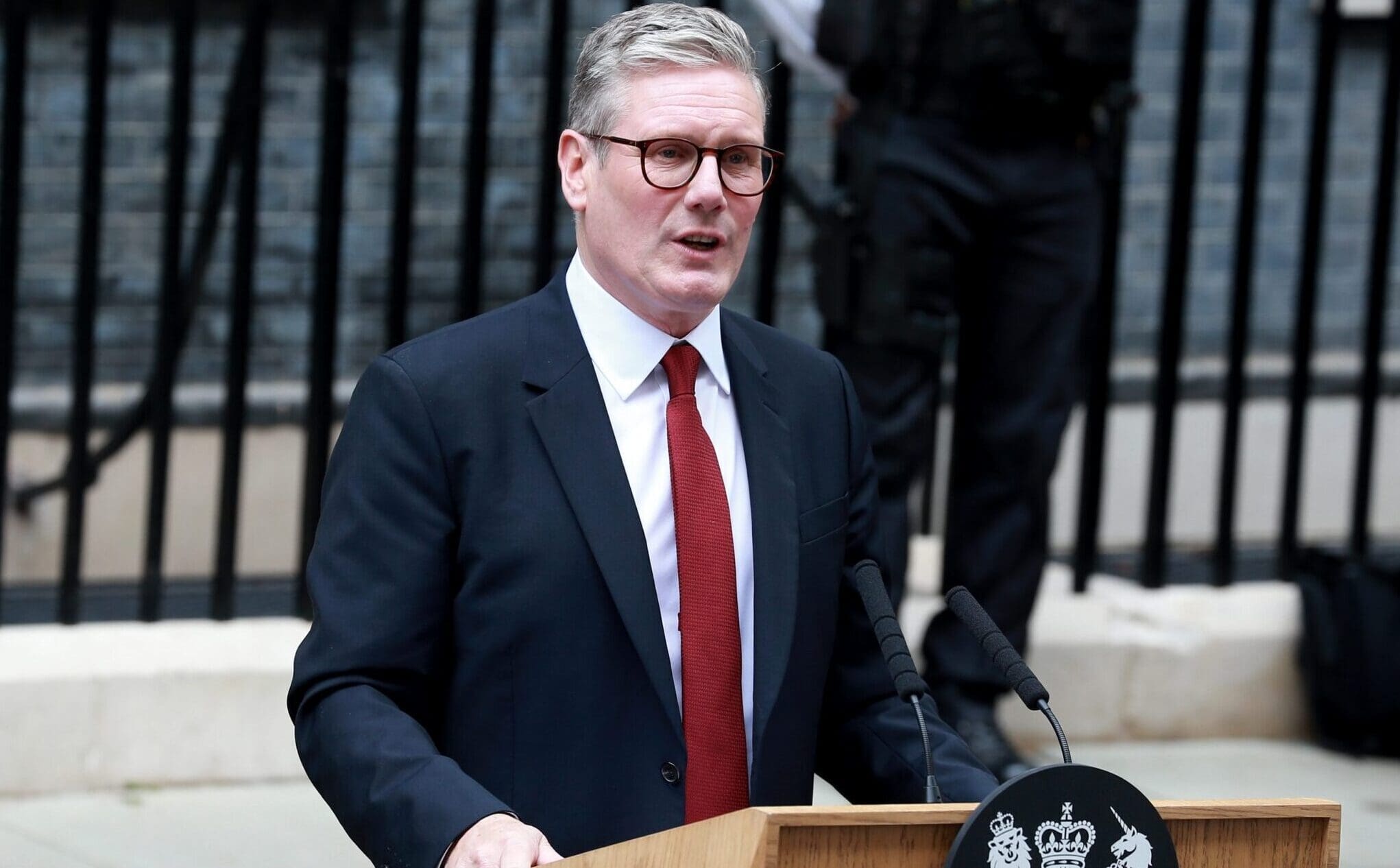 Starmer vows to ‘make work pay’ in King’s Speech