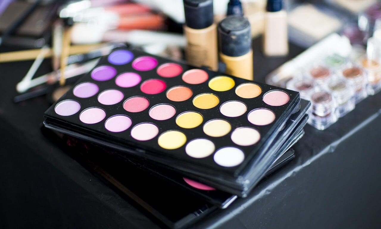 Avon UK owner files bankruptcy to avoid $1bn debt