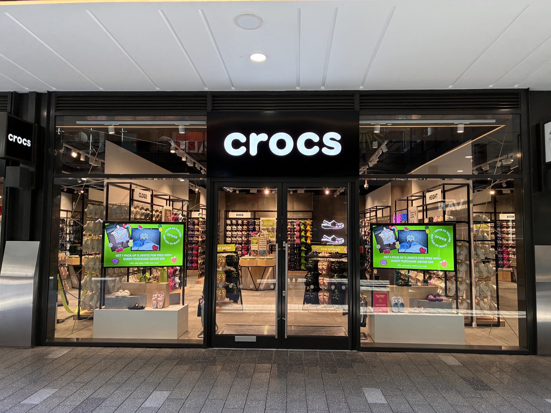 Crocs opens at London Designer Outlet