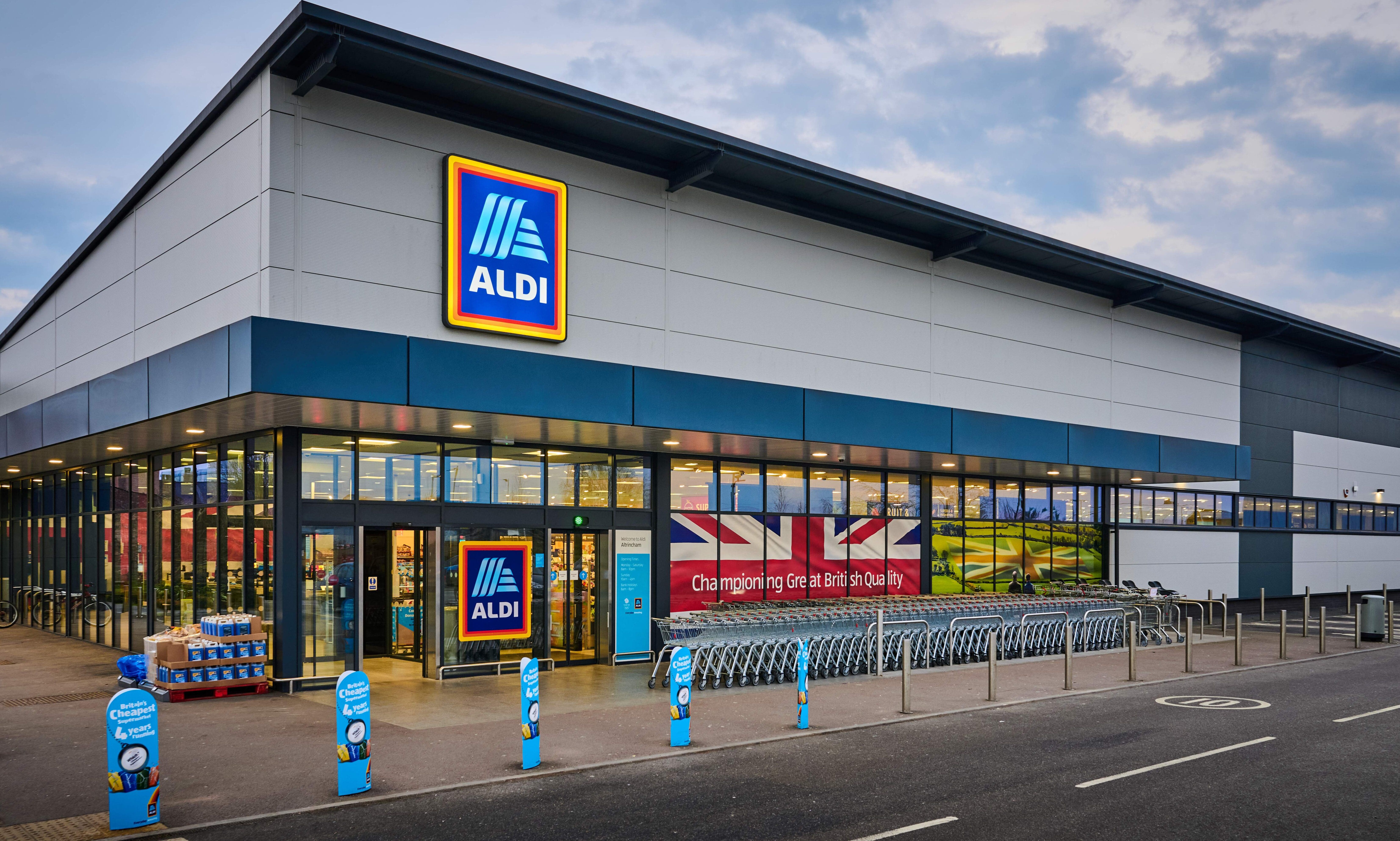 Aldi invests £300m in price cuts