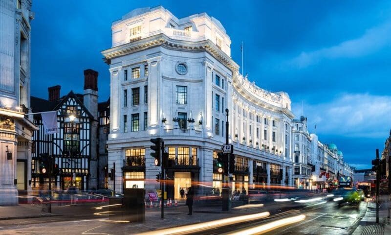 West End festive sales expected to rise 1.3% to £1.7bn