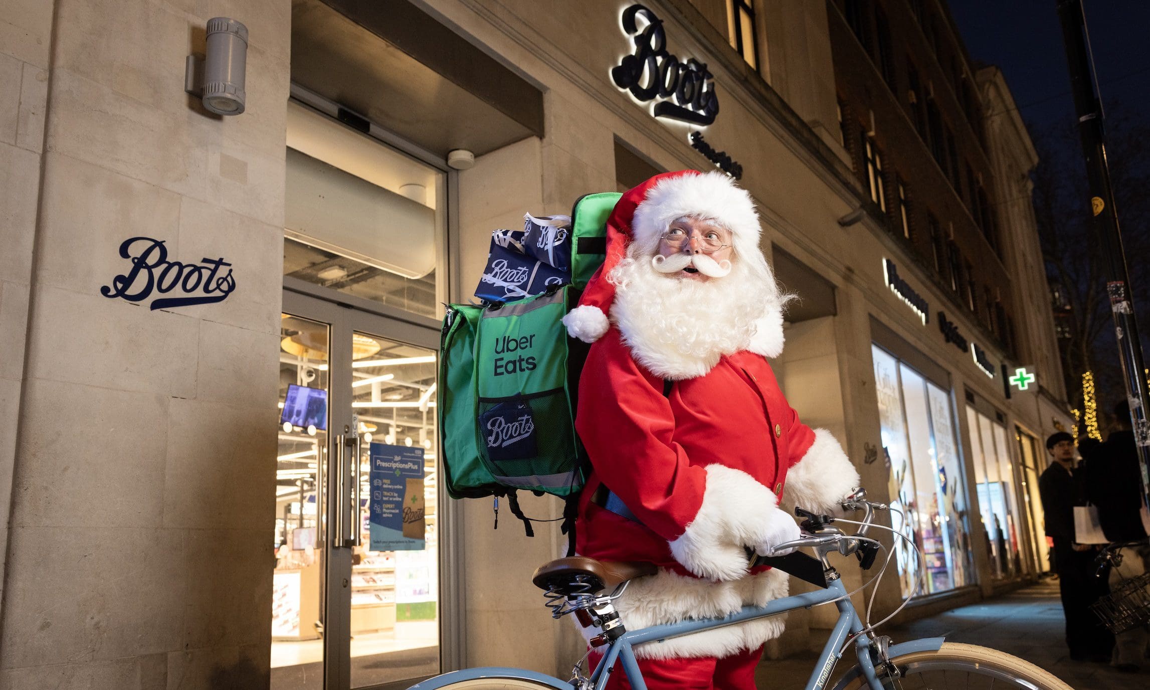 Boots extends rapid deliveries as last-minute shopping surges