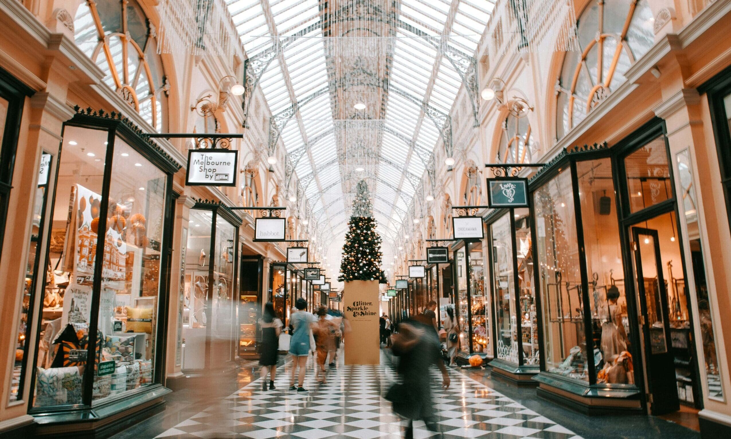 Only 7% of shoppers to buy solely in stores this Xmas, CACI finds